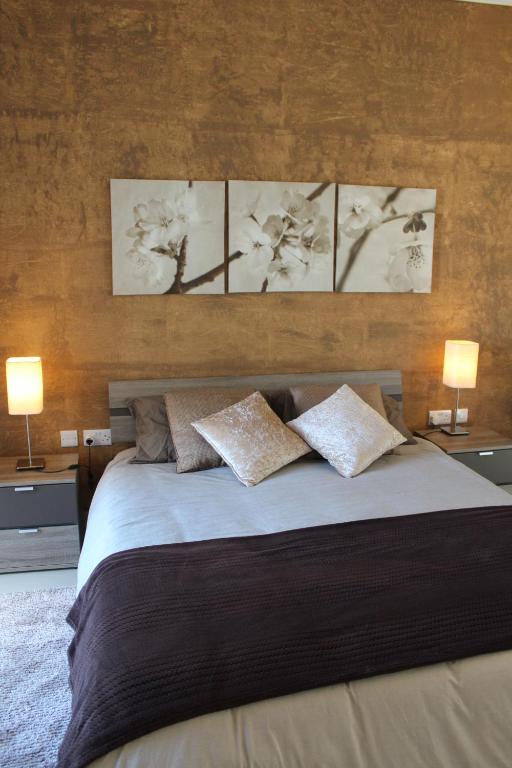 Frances Flats room 1