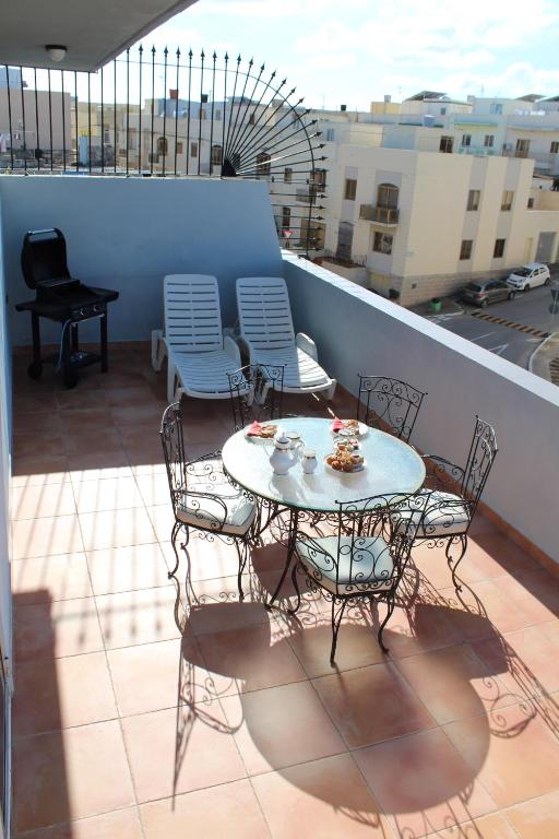 Frances Flats room 5